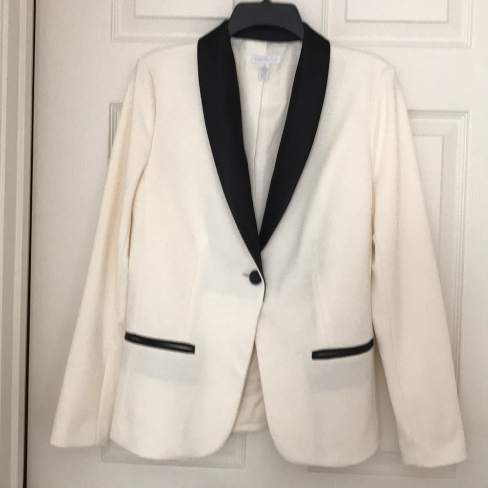 Black and White Professional Blazer